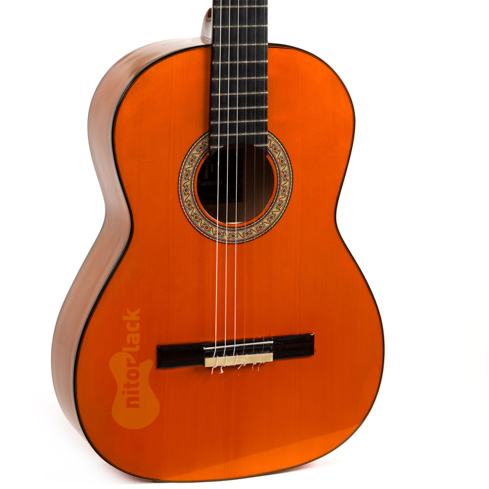 tinte naranja guitarra clásica
