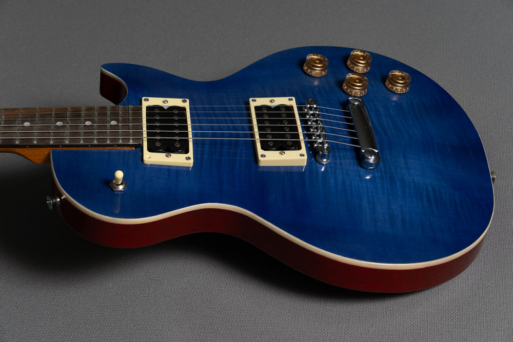 guitarra trasnlucid blue