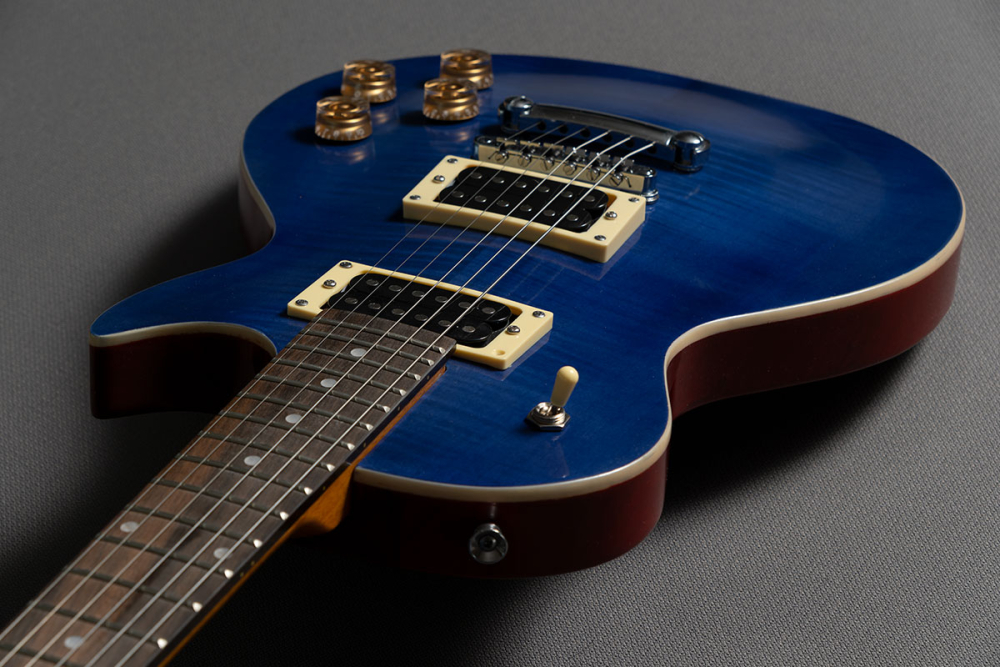 guitarra azul