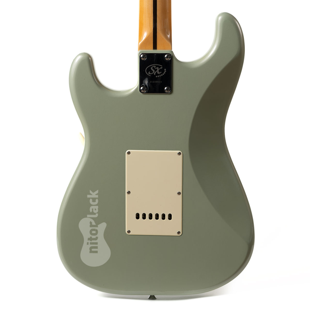 sage green guitarra