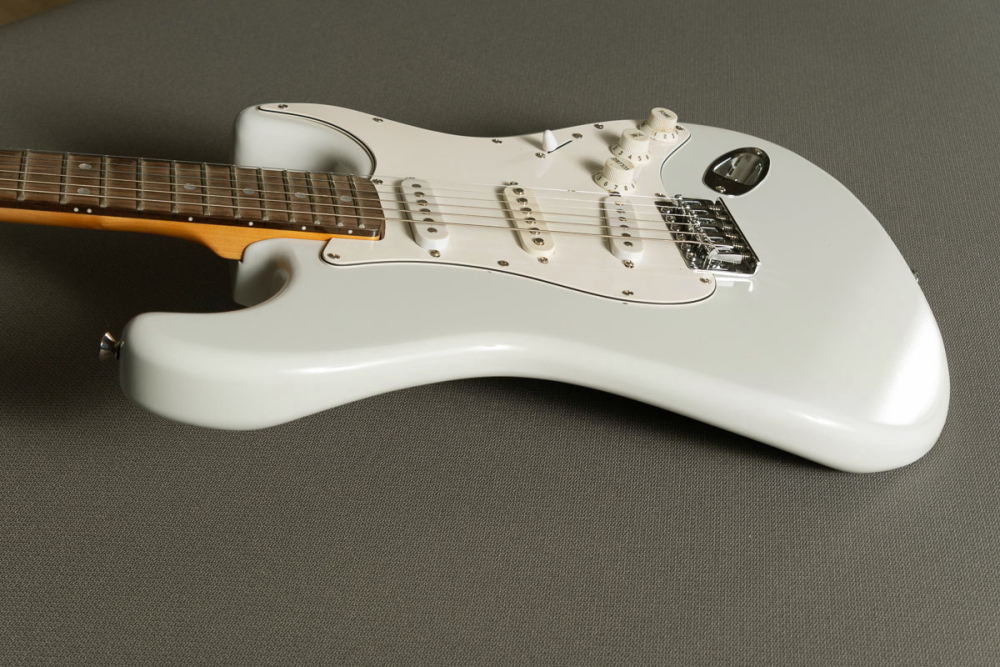 olympic white guitarra
